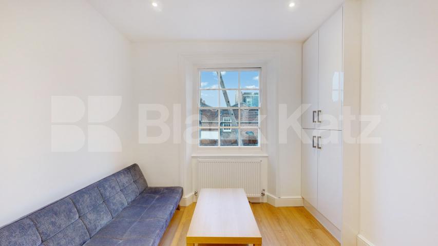 Contemporary One-Bedroom Home in West London Chepstow Road, Bayswater